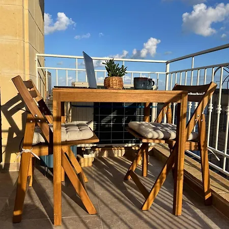 Brand New Gozo Escape - Ir-ramla Apartment, 公寓