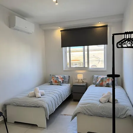 Brand New Gozo Escape - Ir-ramla Apartment, 公寓